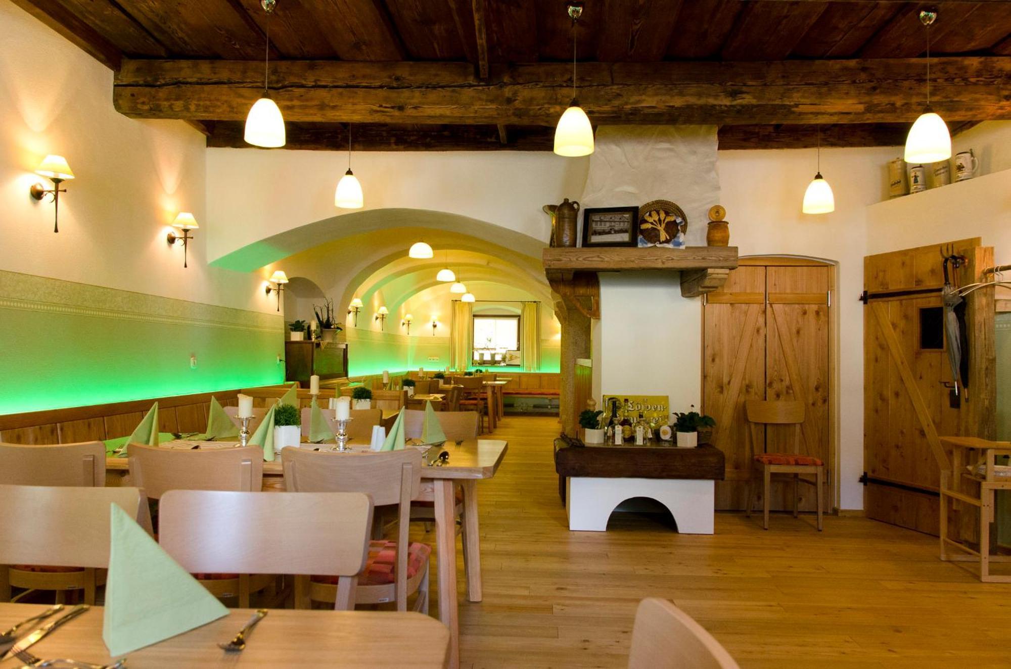 Hotel Gasthof Zur Post Bärnau エクステリア 写真