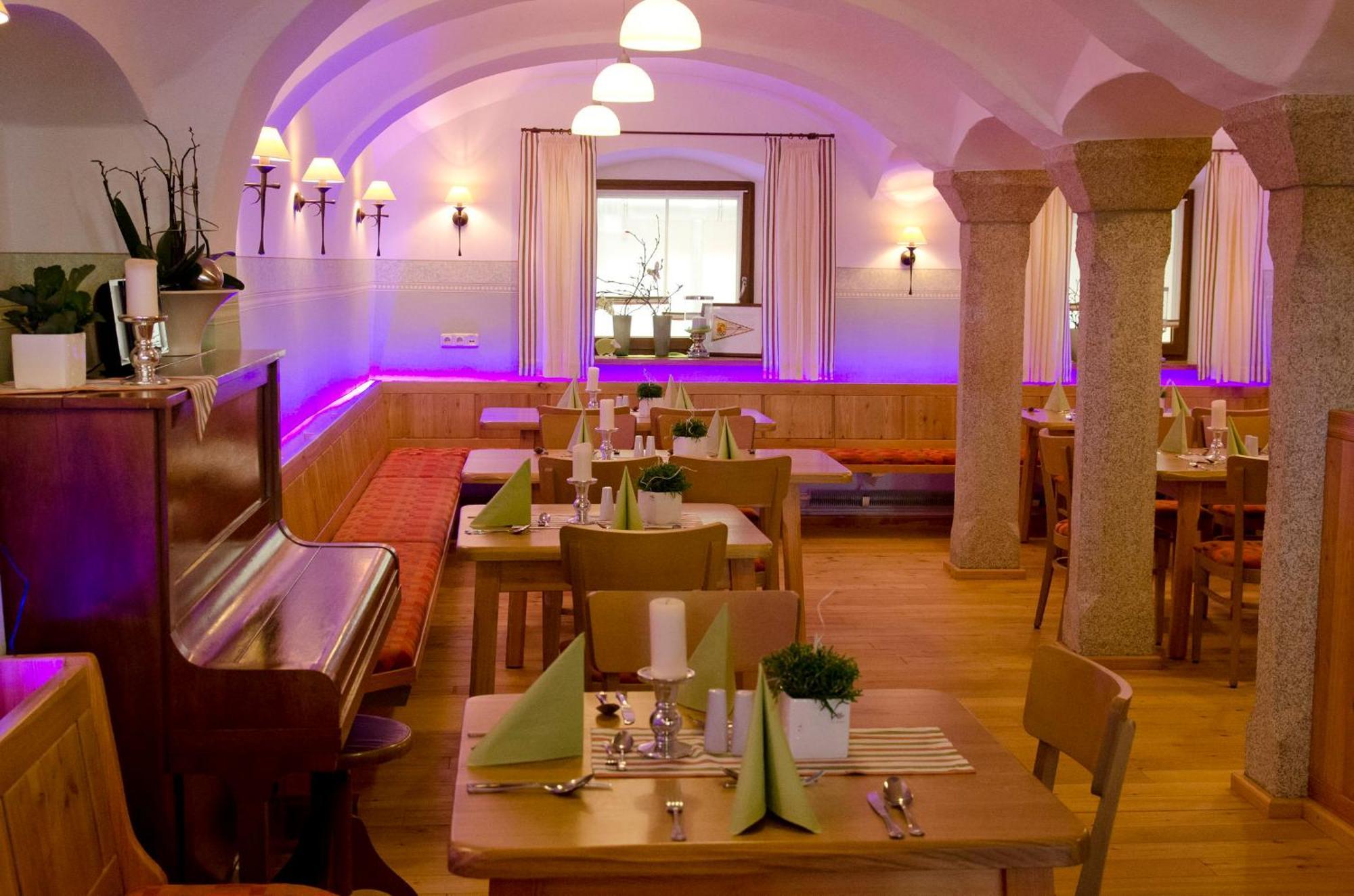 Hotel Gasthof Zur Post Bärnau エクステリア 写真
